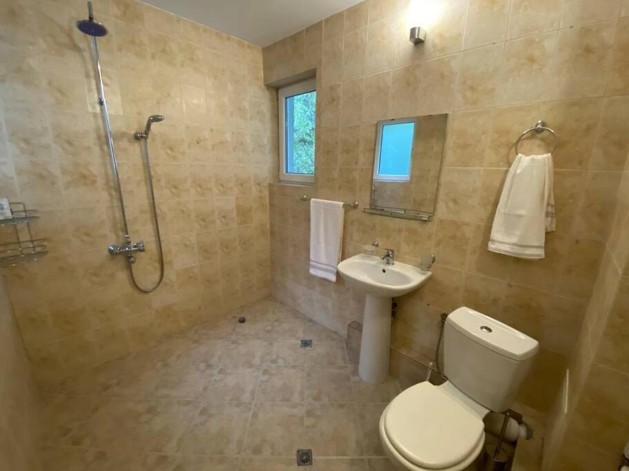 Apartment Happy Place Akatcia Veliko Tarnovo Exterior foto